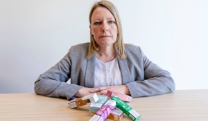 Councillor Carolyn Healy with single use vapes that retailers will be banned from selling from 1 June.