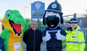 Mascots Rocky (Travel Telford) and PD Peeler (West Mercia Police) with Councillor Richard Overton and Amy Newbrook West Mercia Police PCSO (2)