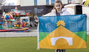Amelia with the winning flag at Telford Day 2025